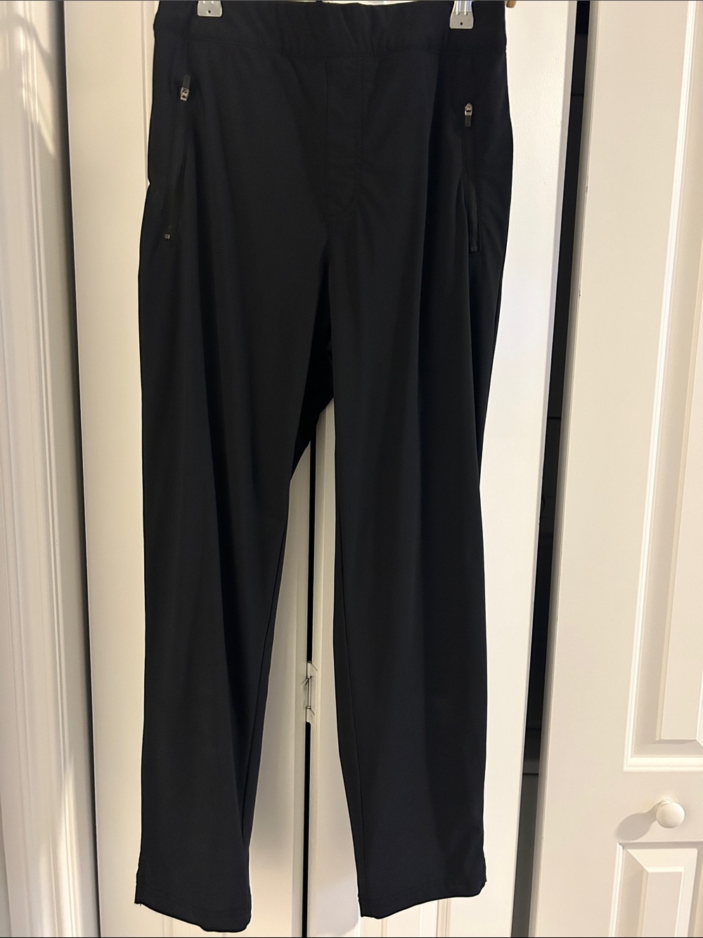 Tommy Bahama Black Ankle Cropped Performance Pants